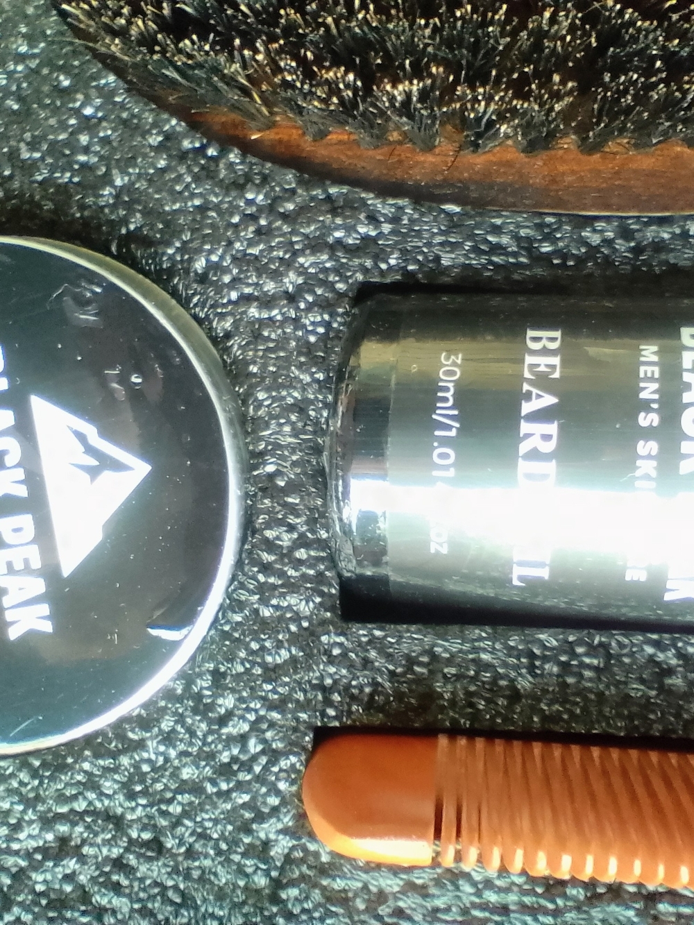 Beard Essentials Kit - Black - Picture 3 of 3